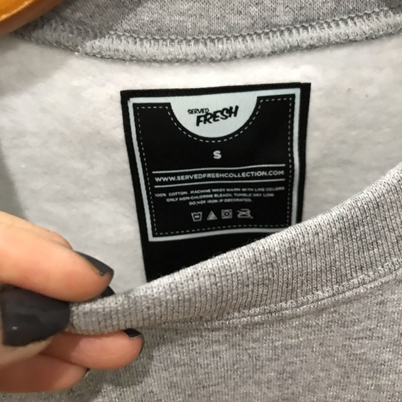🎙️ Sade Crewneck • Grey • Unisex • ServedFresh 
Small - Picture 6 of 10
